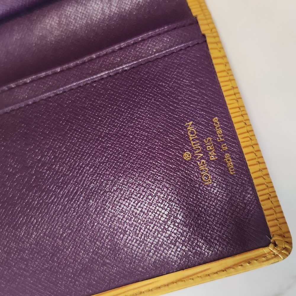 LV Kiss Lock EPI Wallet. Gorgeous Long Wallet In Striking Yellow And Purple! - Picture 11 of 13